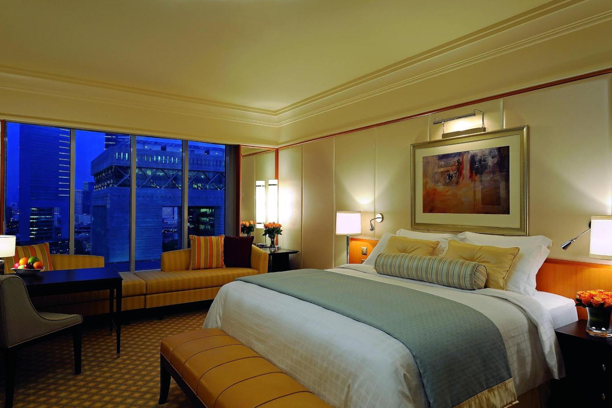 Club Room Lounge Access One King or Two Double beds Non Smoking
